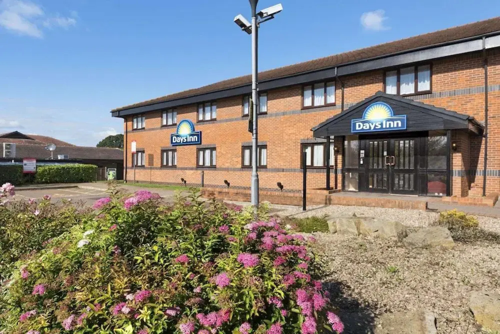 Days Inn By Wyndham Warwick South M40