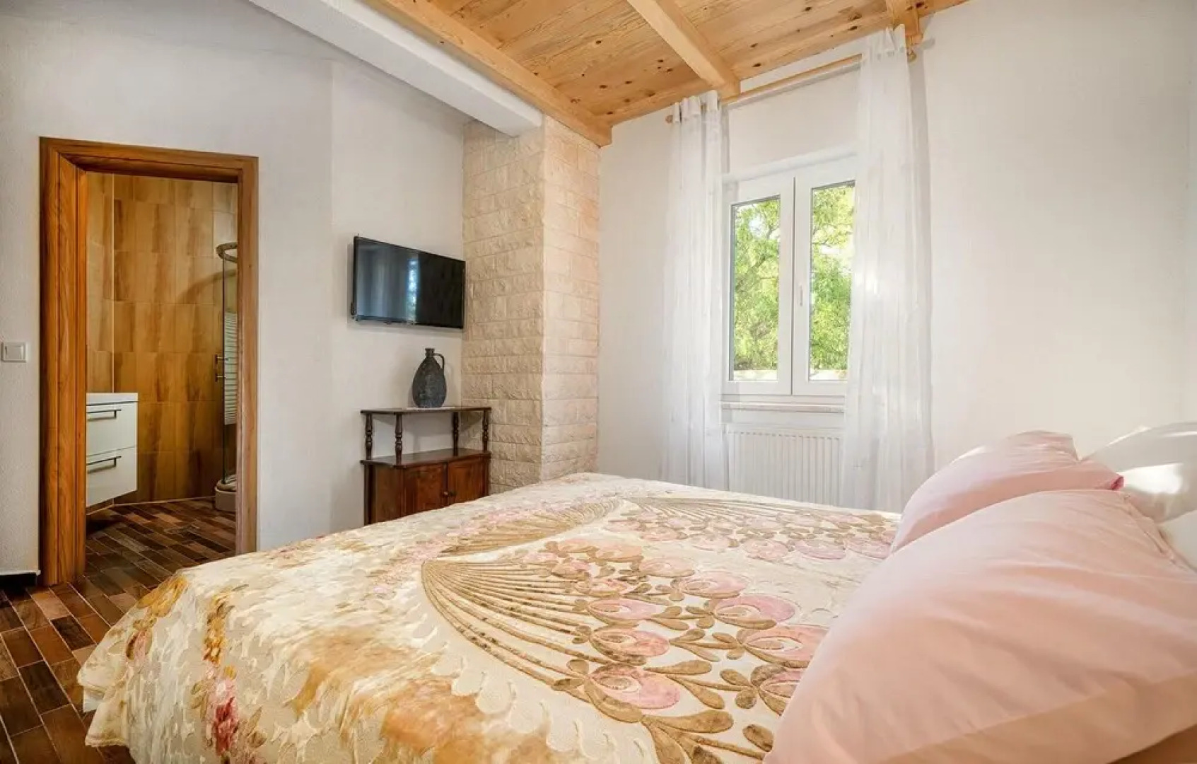 Stunning Home in Ladevci With 4 Bedrooms, Wifi and Outdoor Swimming Pool