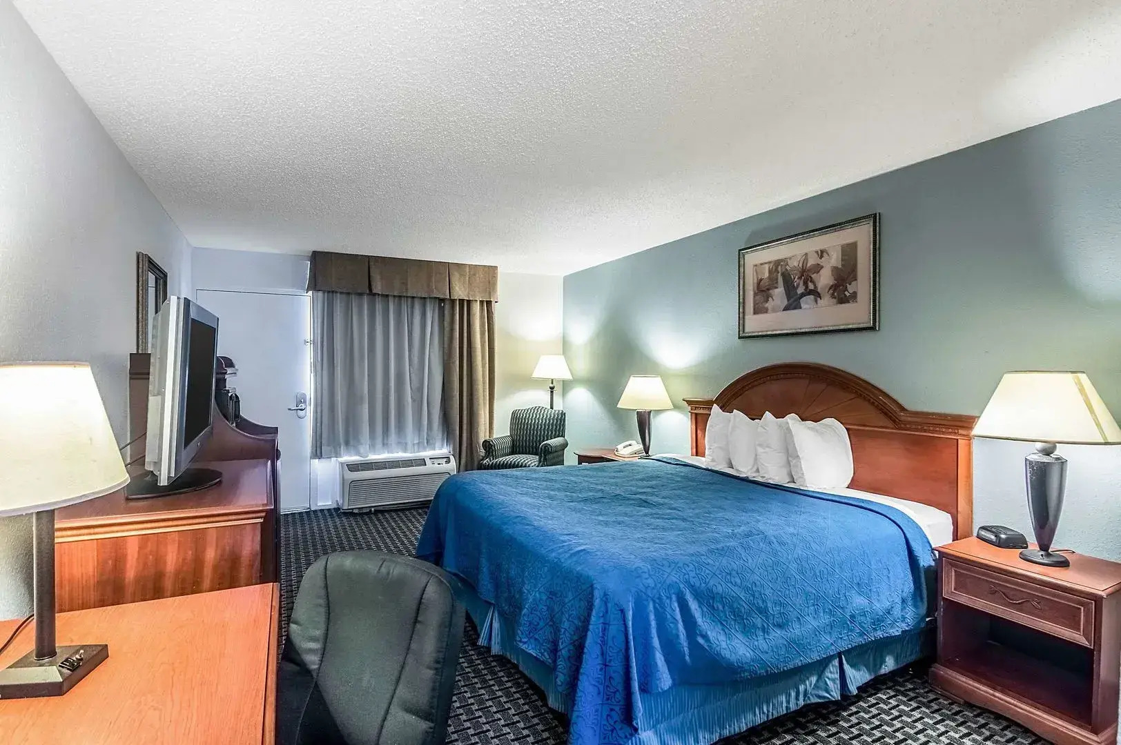 Budget Host Inn & Suites