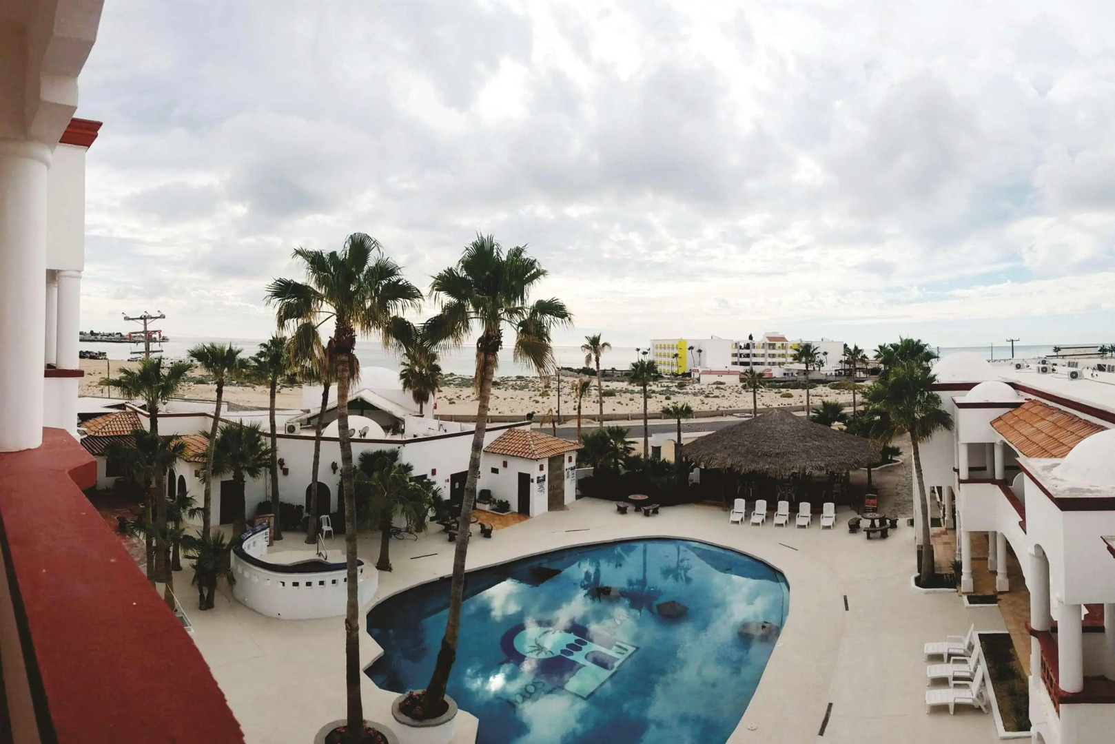 Laos Mar Hotel & Suites