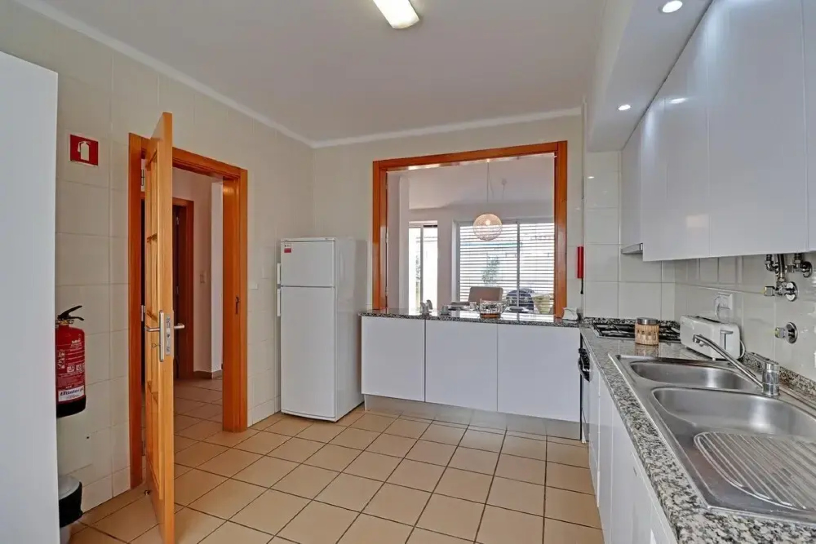 Monte Gordo Downtown by Homing