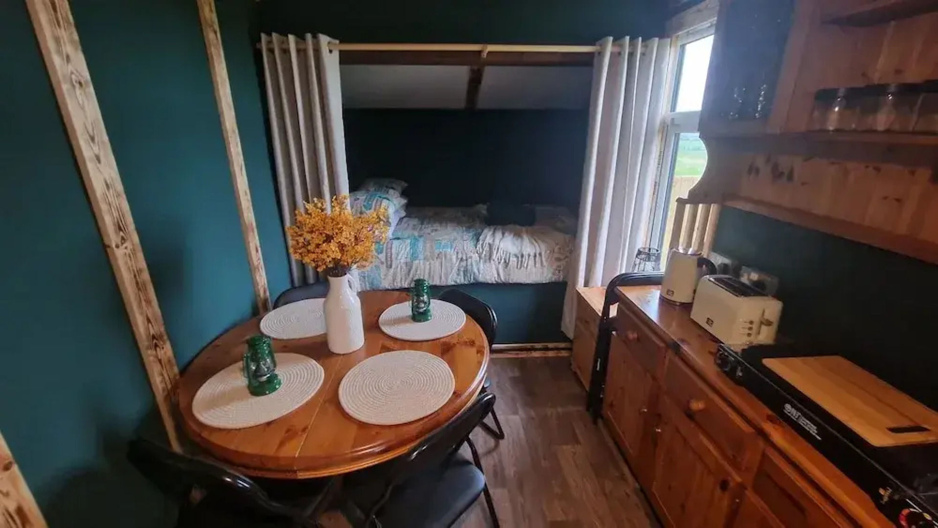 Sea View hut Sleeps 4/6