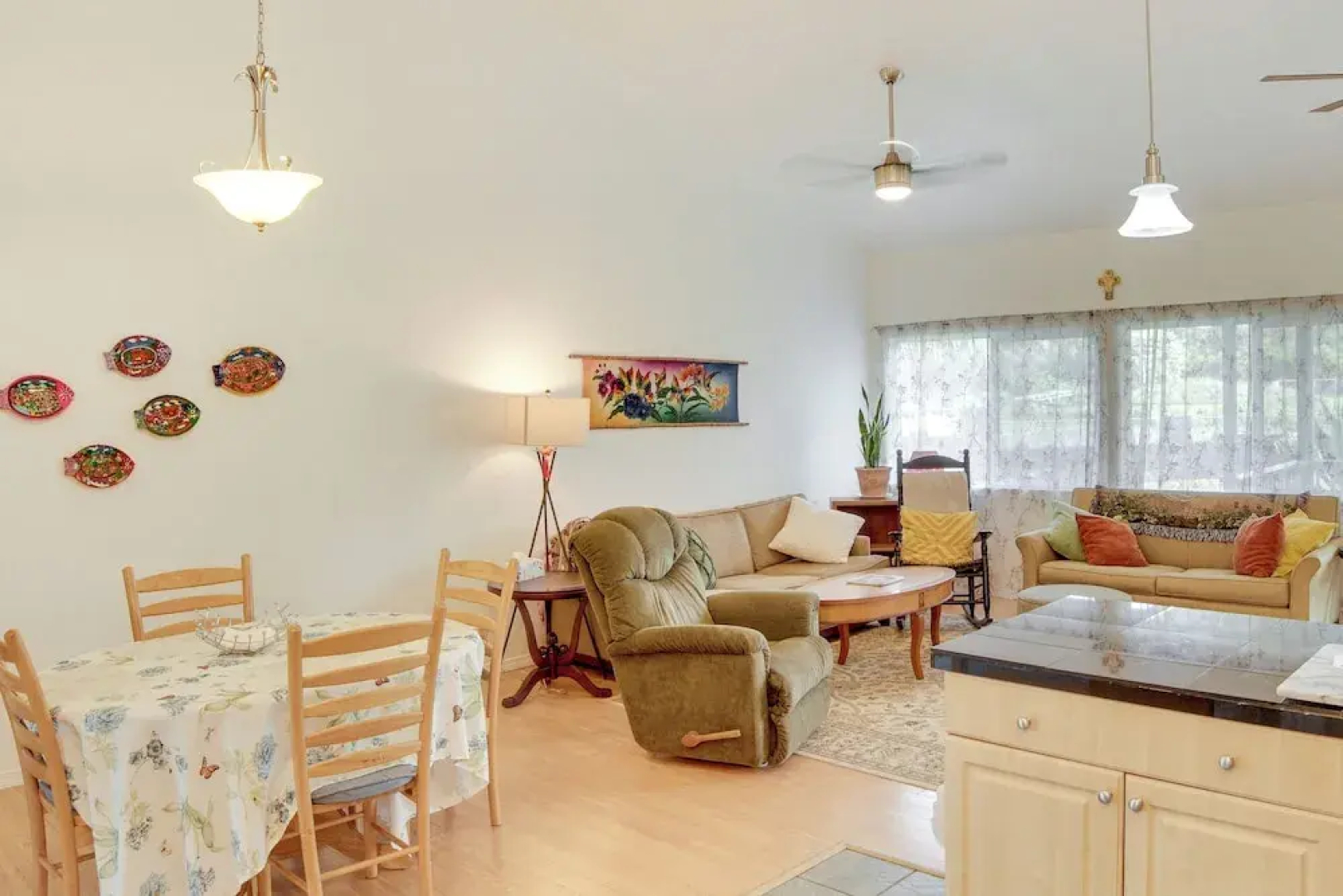 Paradise Park Vacation Rental ~ 4 Mi to Shoreline!