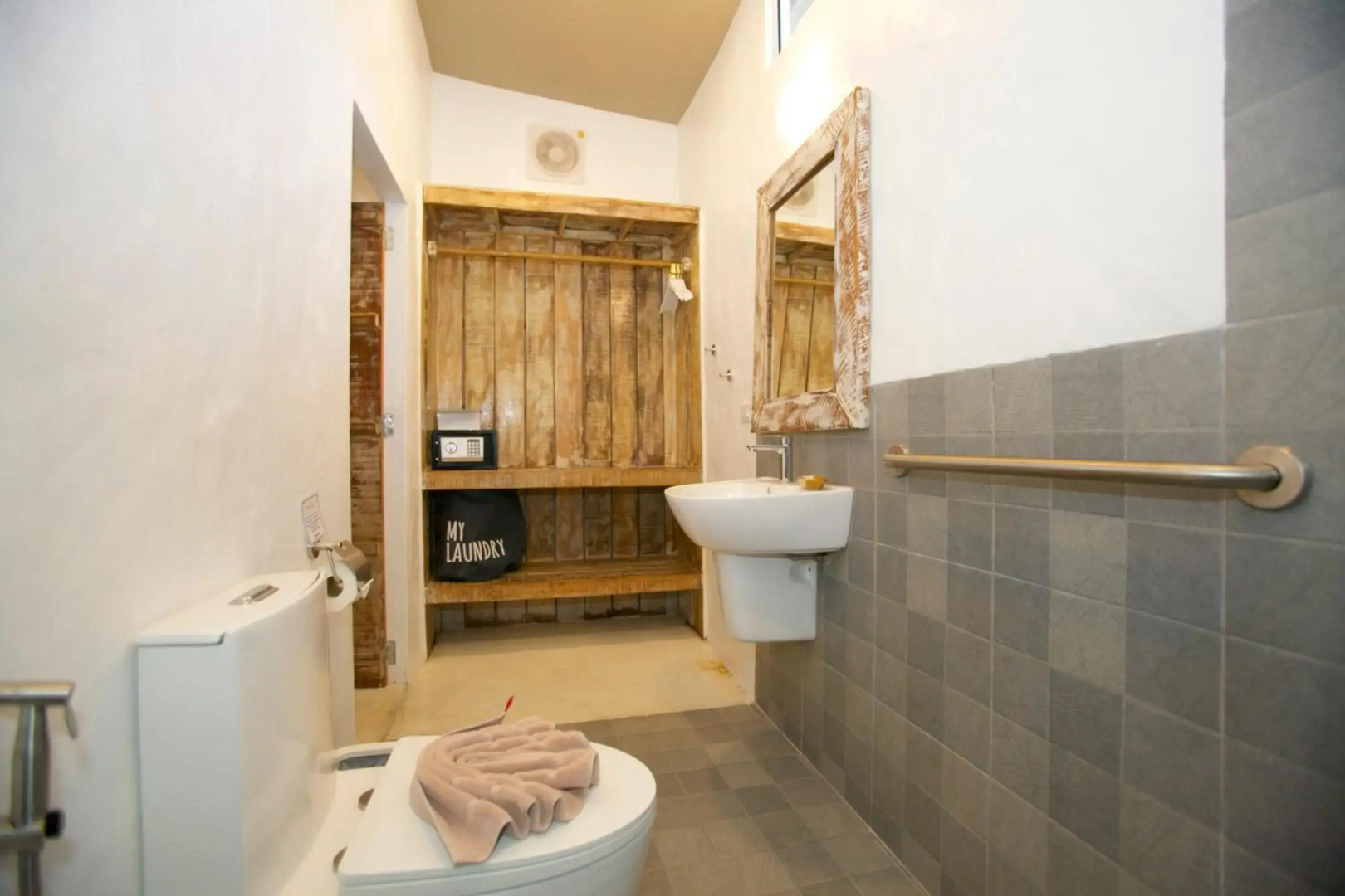 Lime & Soda Beachfront Resort