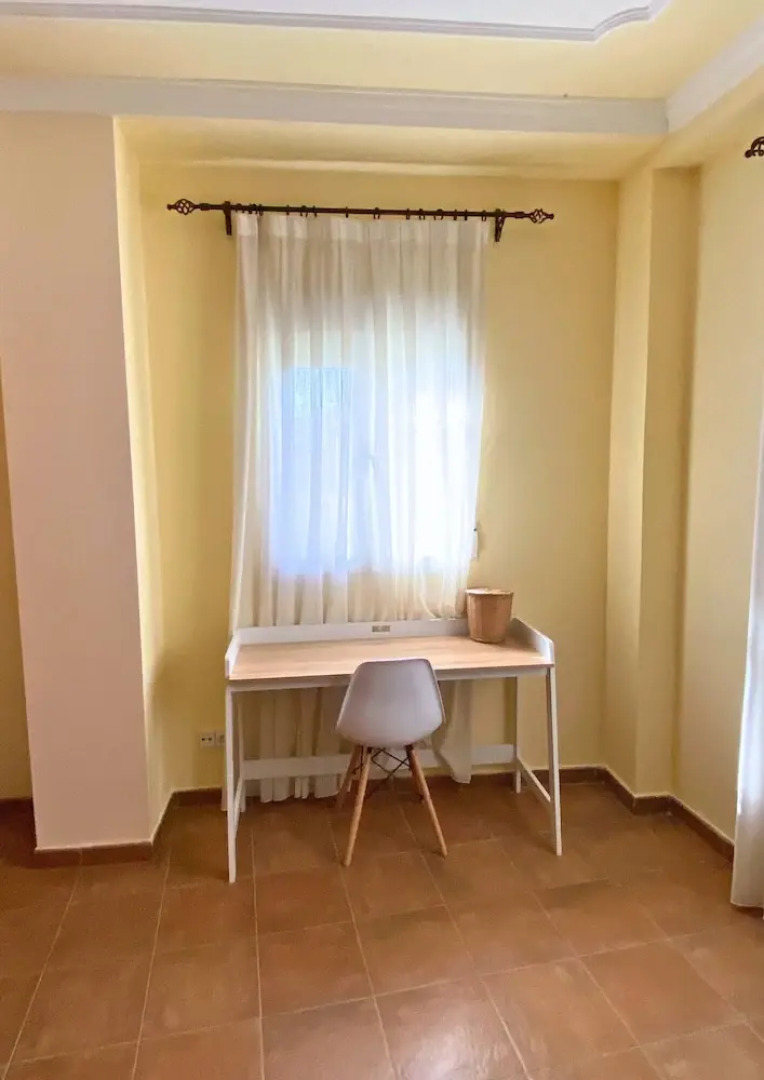 Room-orange Room Your Refuge of Tranqu