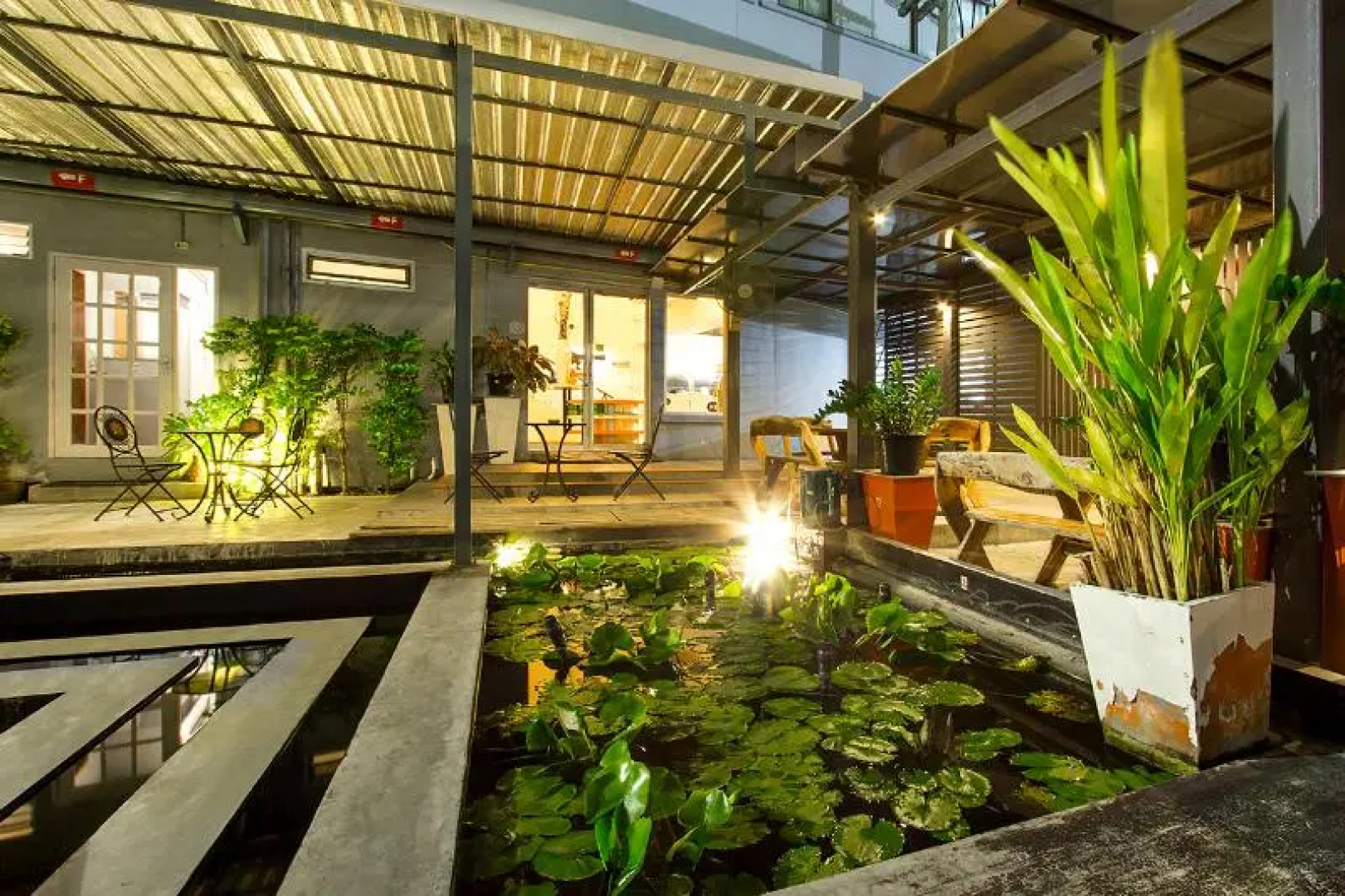 D Varee Xpress Makkasan