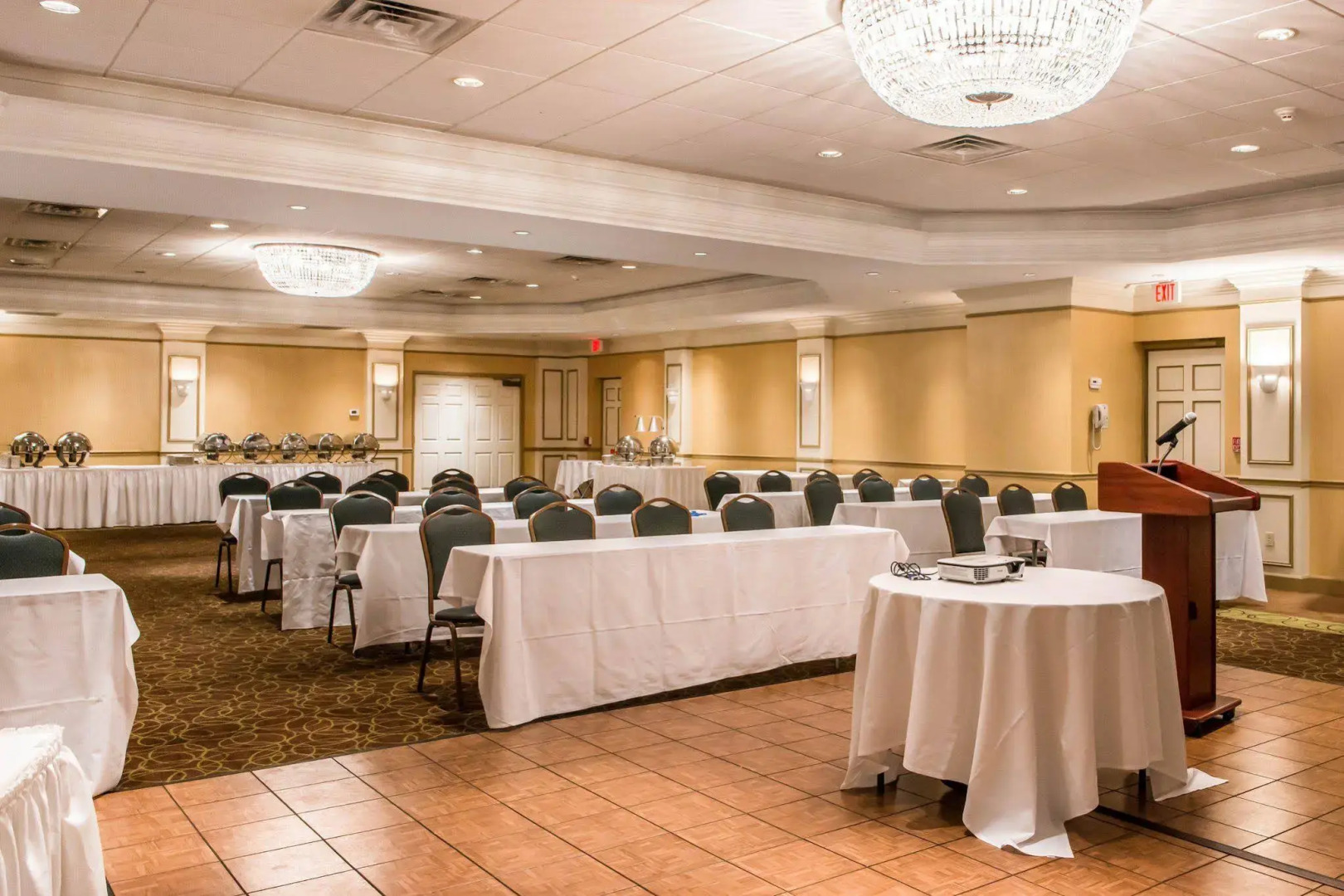 Comfort Inn & Suites Pittsburgh Fox Chapel