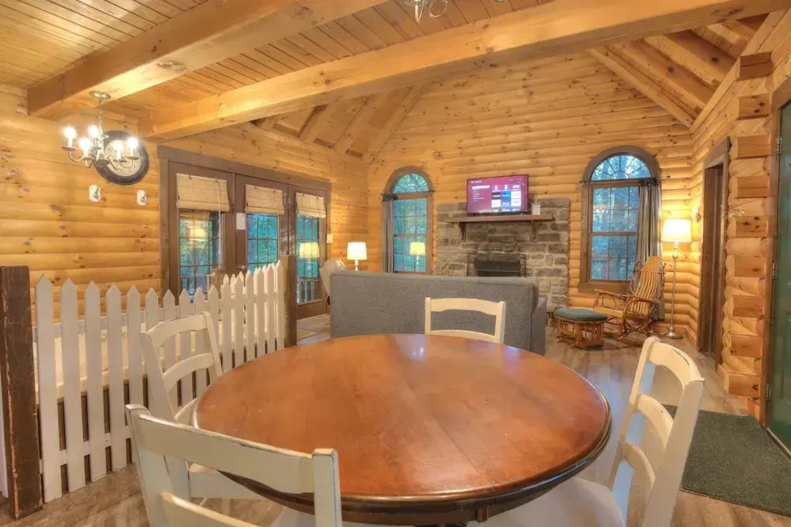 Cricket Hill Lodge & Cabins