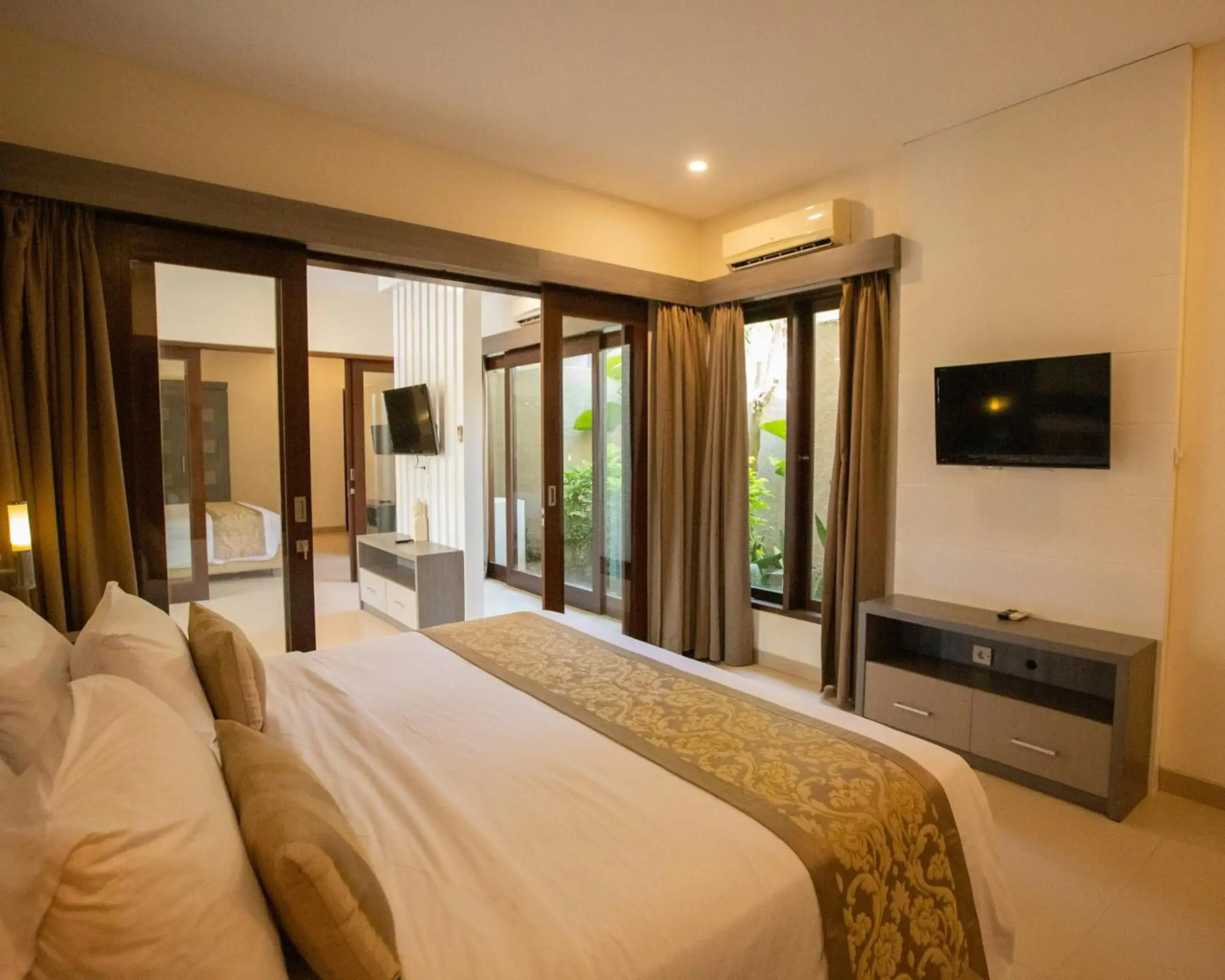 Luxotic Private Villa and Resort