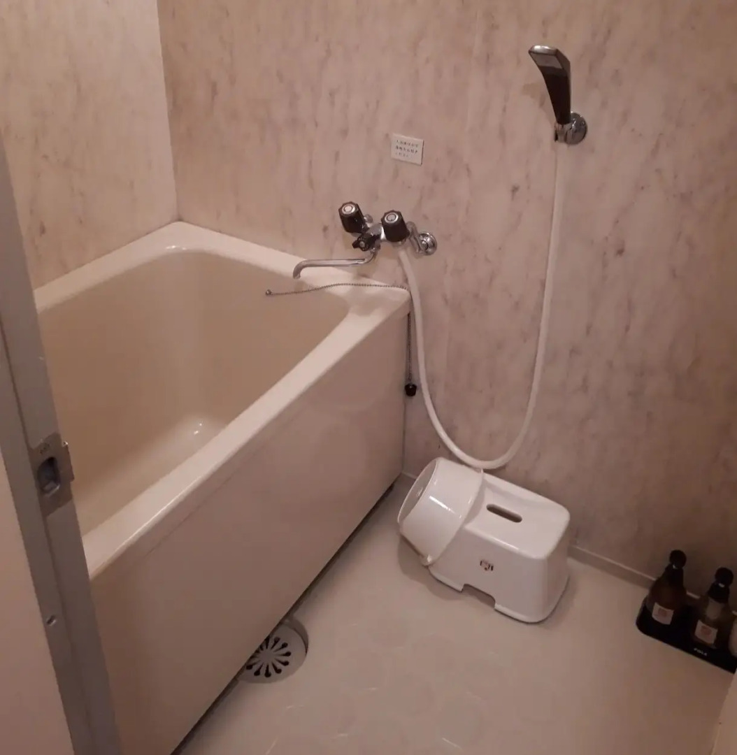 Wisterian Life Club Toba