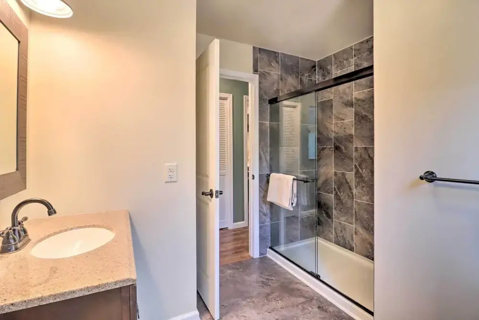 Hike & Swim: Family Home in Albrightsville!