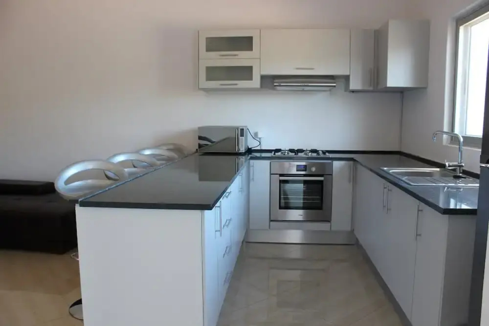 Rezz Aparthotel