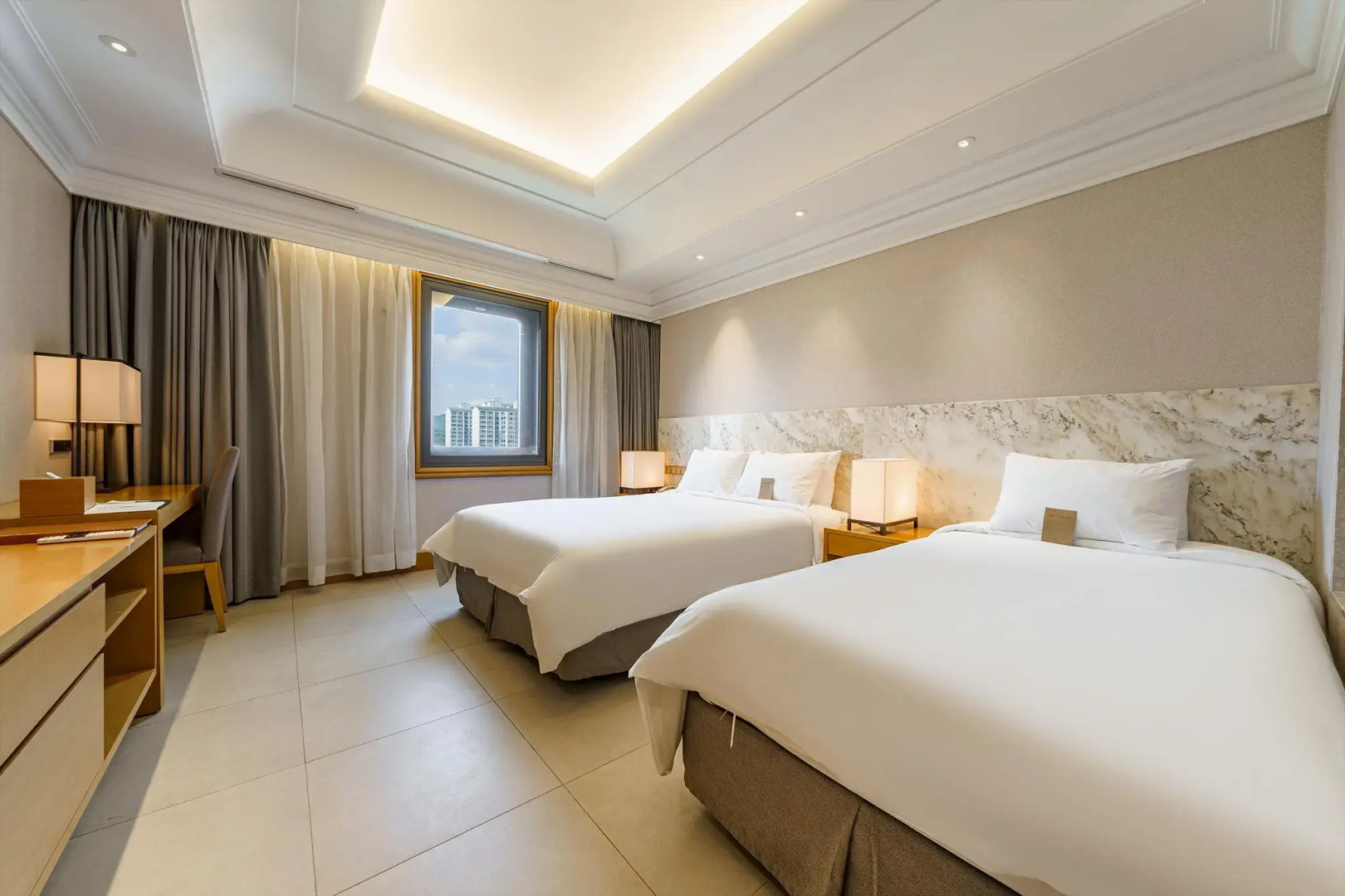 Pine Grove Hotel