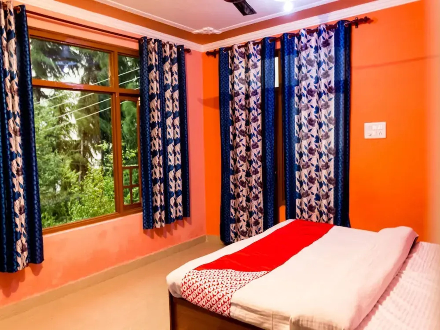 OYO 13881 Home Majestic Hill View 1BHK Naddi