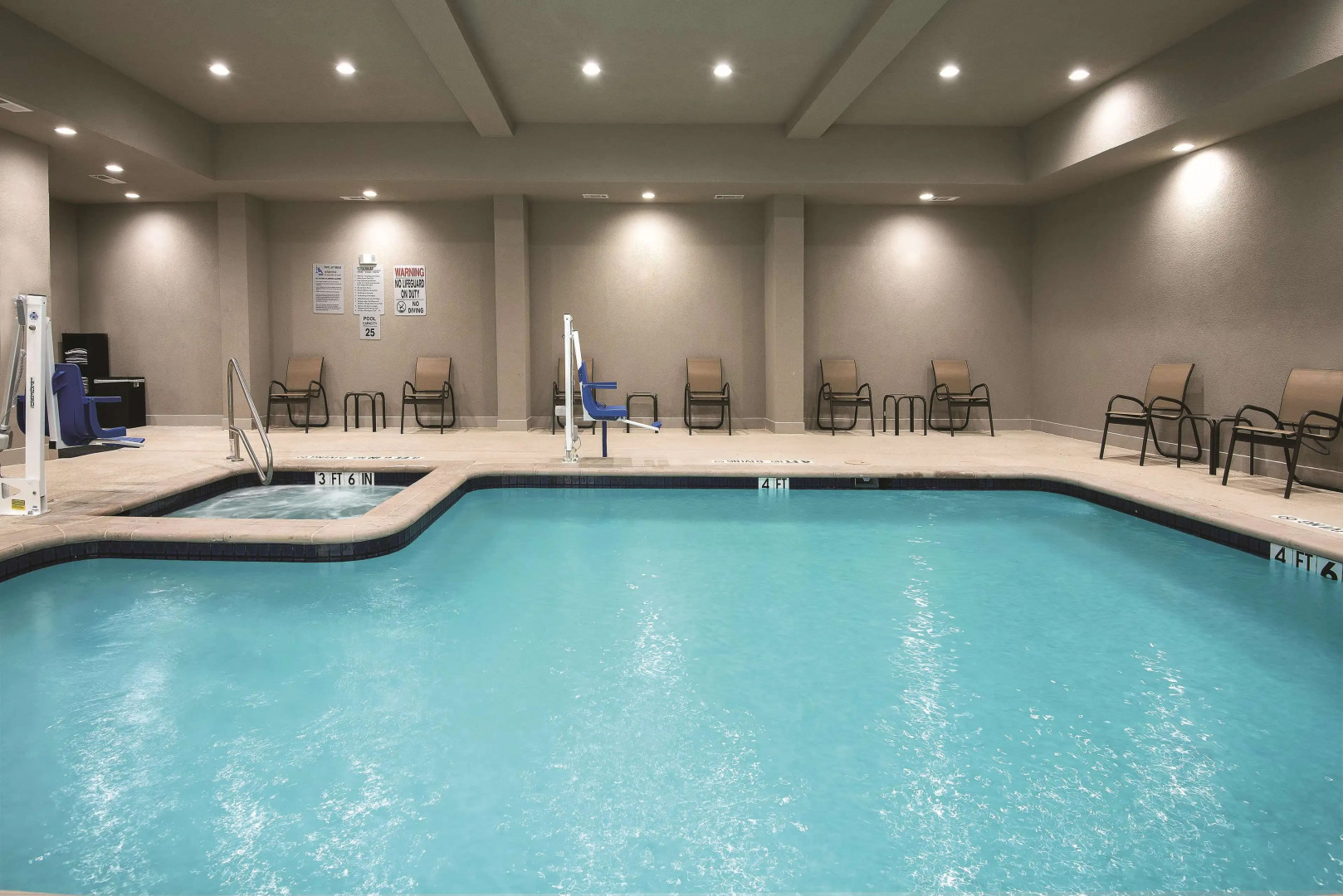 La Quinta Inn & Suites by Wyndham Fort Worth West - I-30