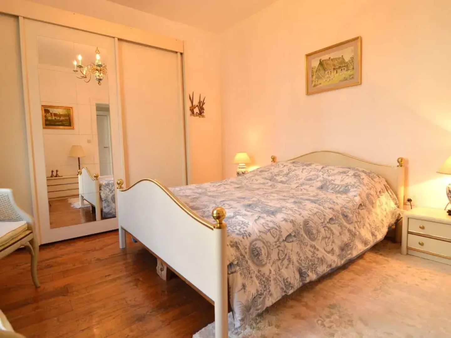 Mansion With all Modern Comforts, Swimming Pool, Large Garden and Stunning Views