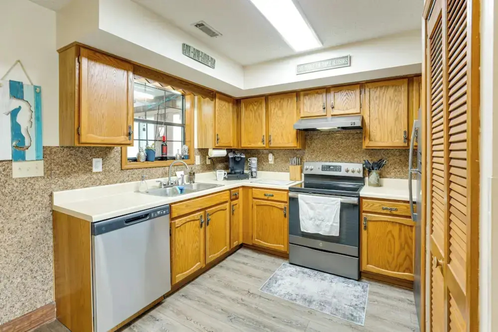 Cozy Home w/ Fenced Backyard in Sunset Beach!