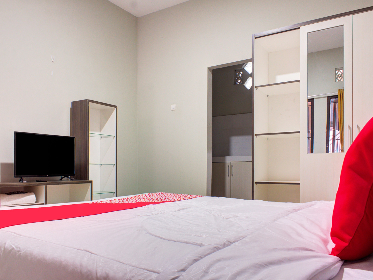 OYO 3394 Apm Residence Syariah