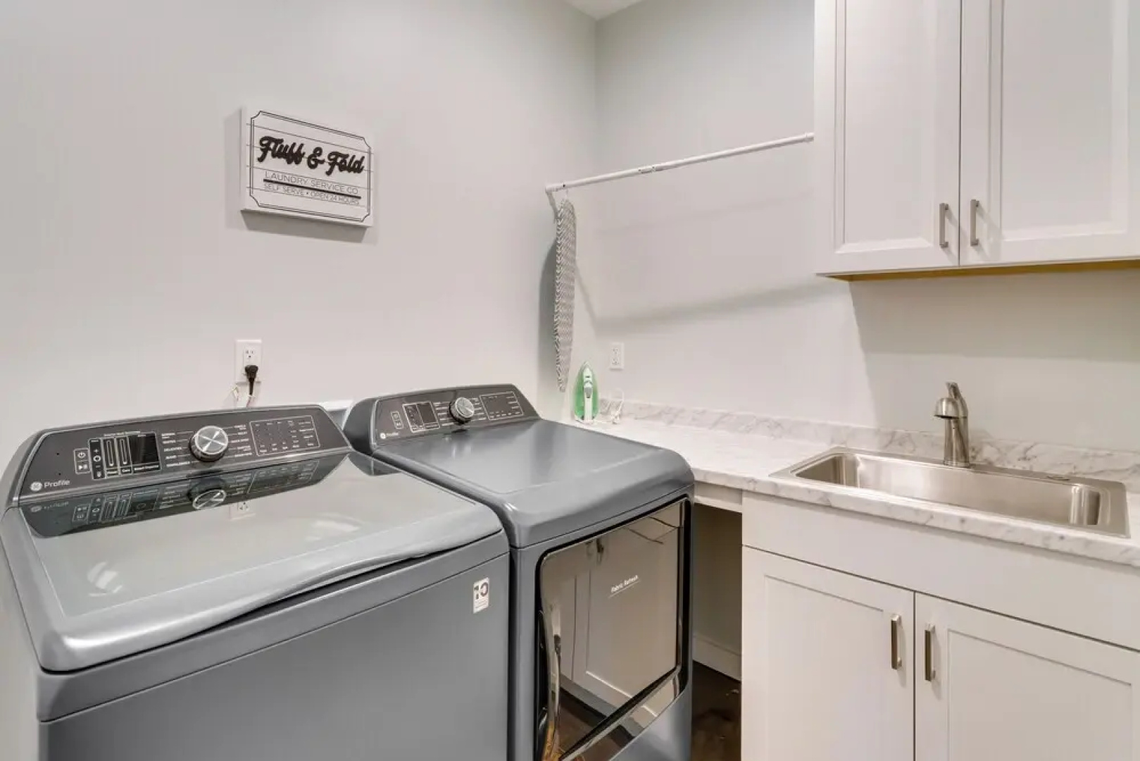 Walk to Downtown: Cozy Lenoir Apartment!