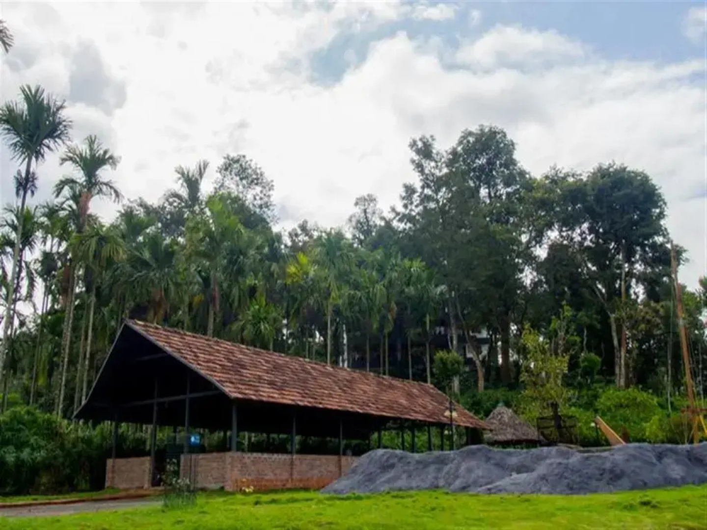 OYO Premium Hill Stays Kolagappara