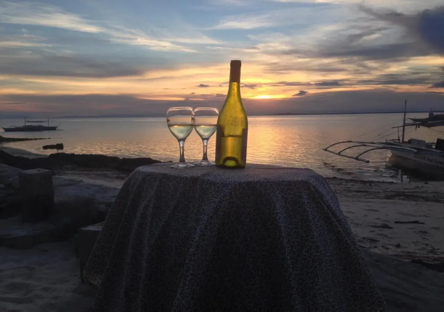 Liwayway Sa Bohol-Pamilacan Bed & Breakfast