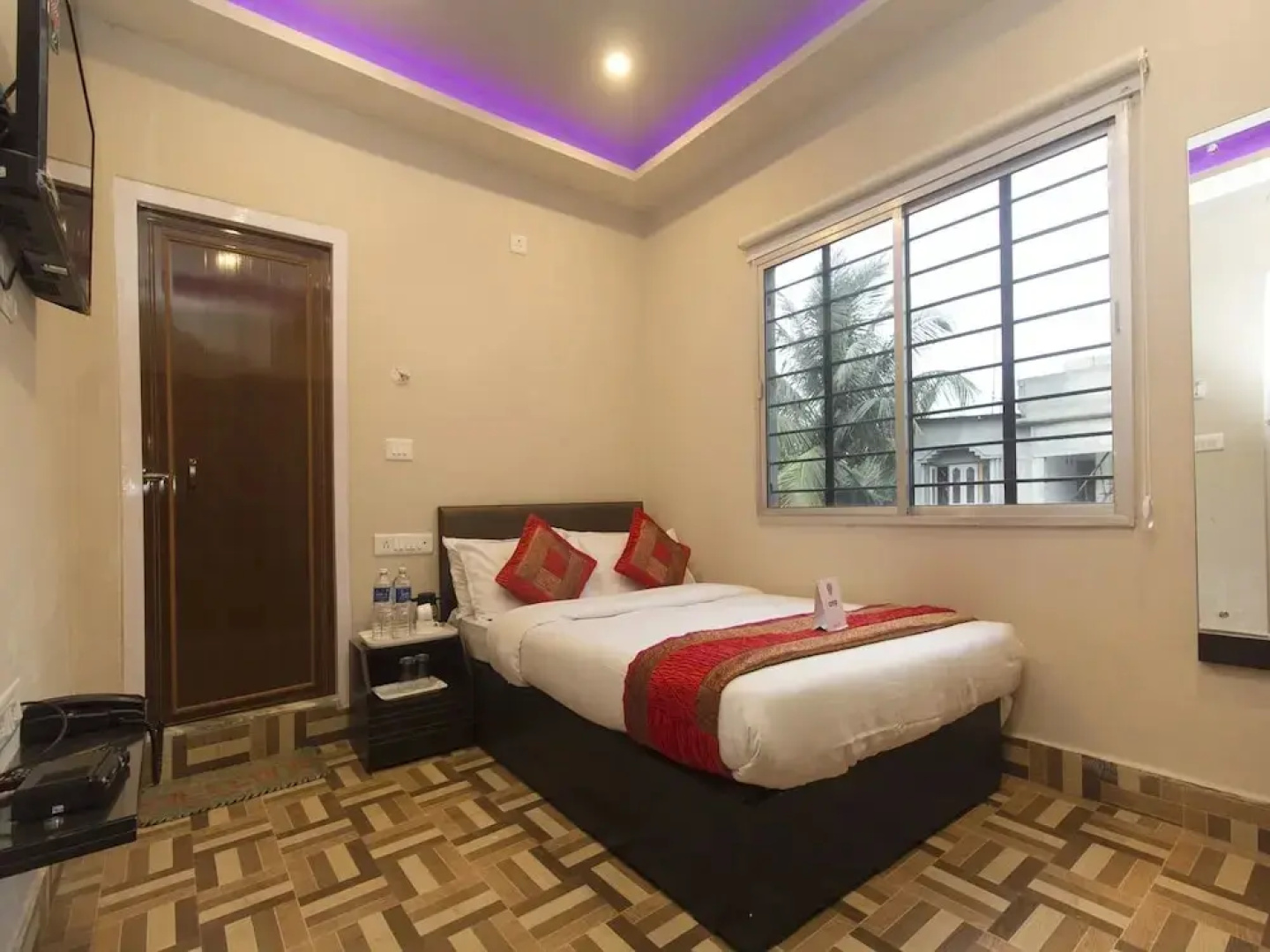Hotel Aquarium By OYO Rooms