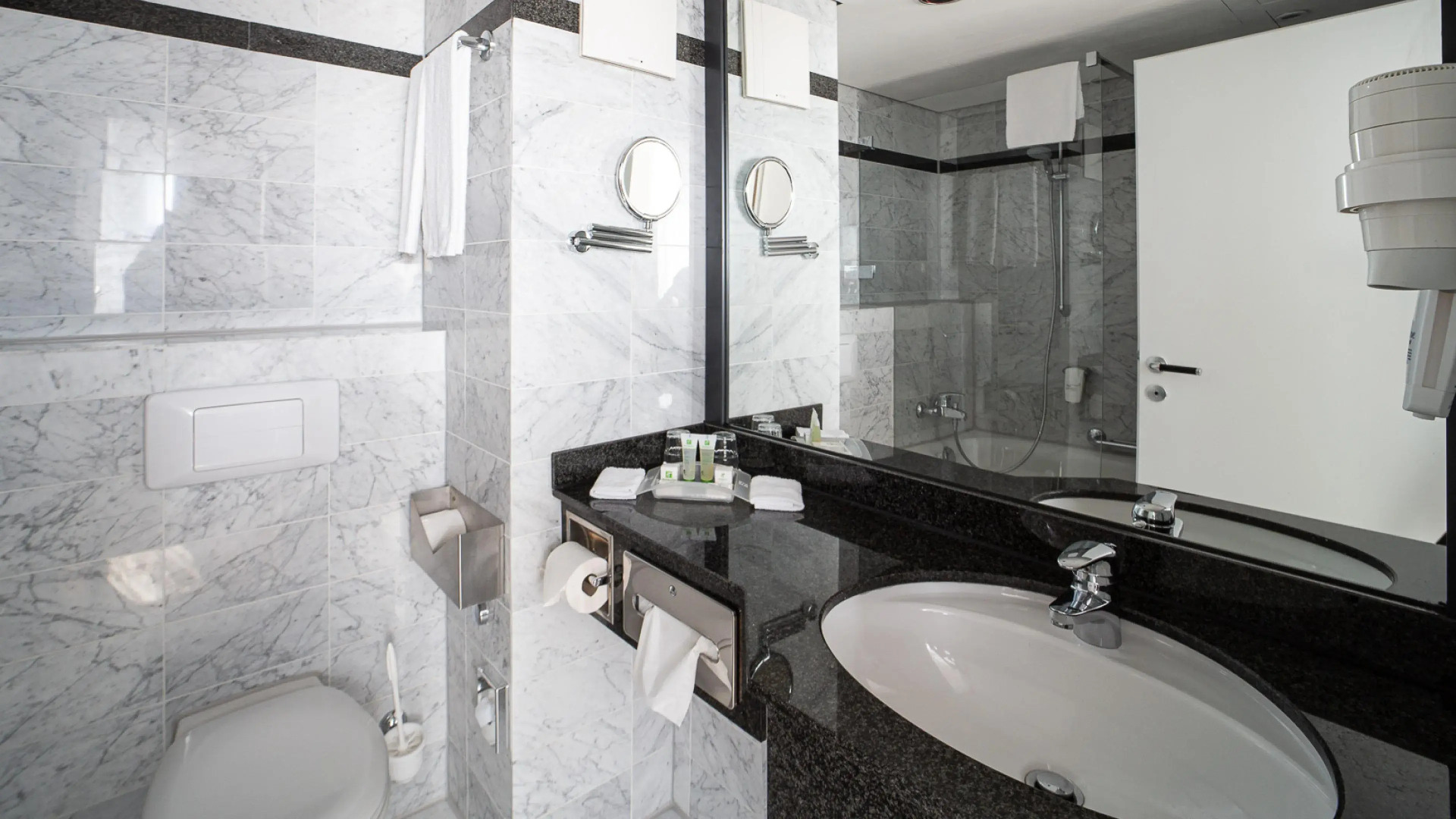 Holiday Inn Berlin Airport - Conference Centre by IHG