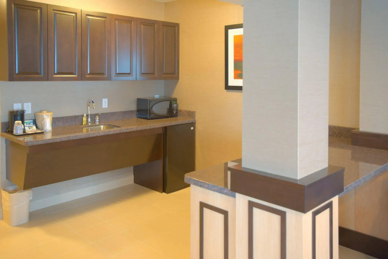 Holiday Inn Express & Suites Tacoma Downtown