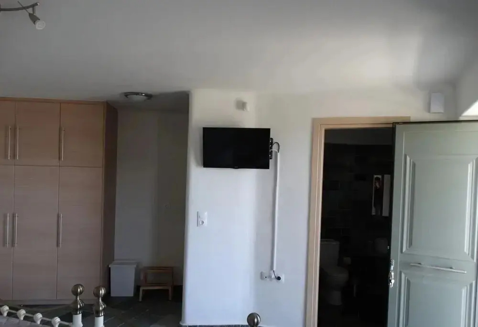 To mpalkoni tis Karistou