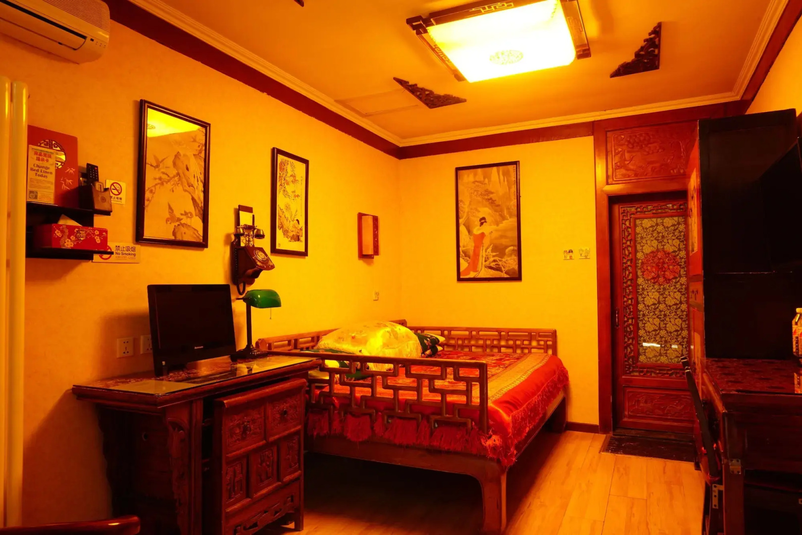 Double Happiness Beijing Courtyard Hotel