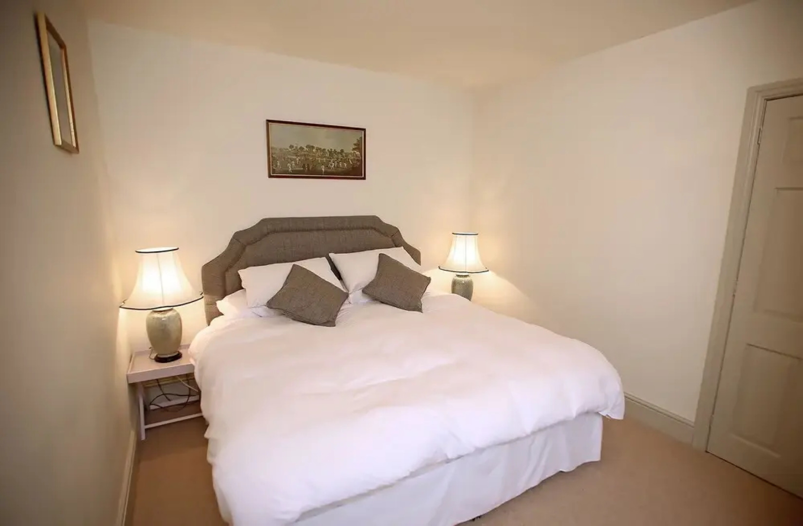 Beautifully converted 19th century coach house with stunning ground fl