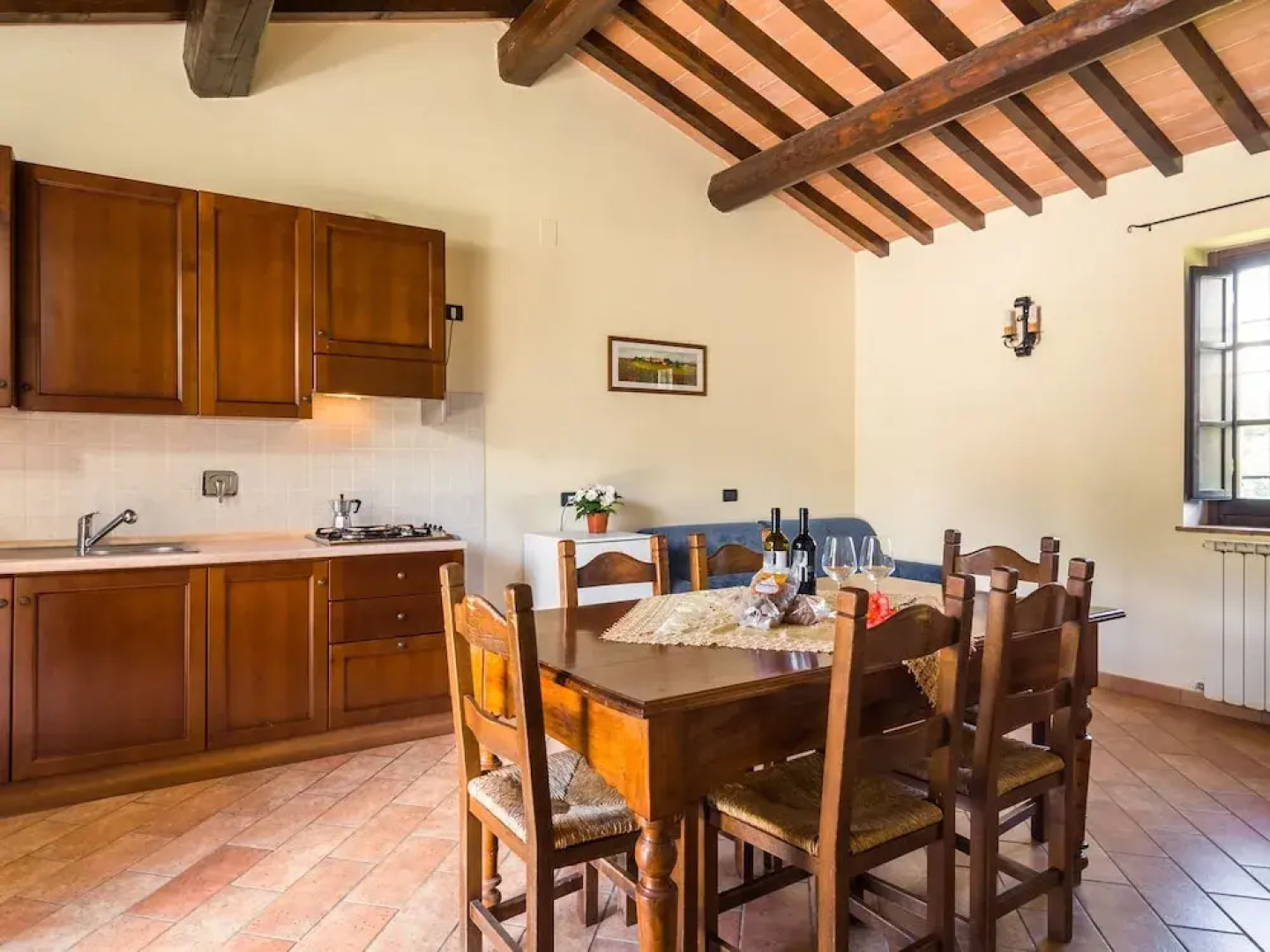 Farmhouse in Perugia with Hot Tub, Swimming Pool, Garden, BBQ