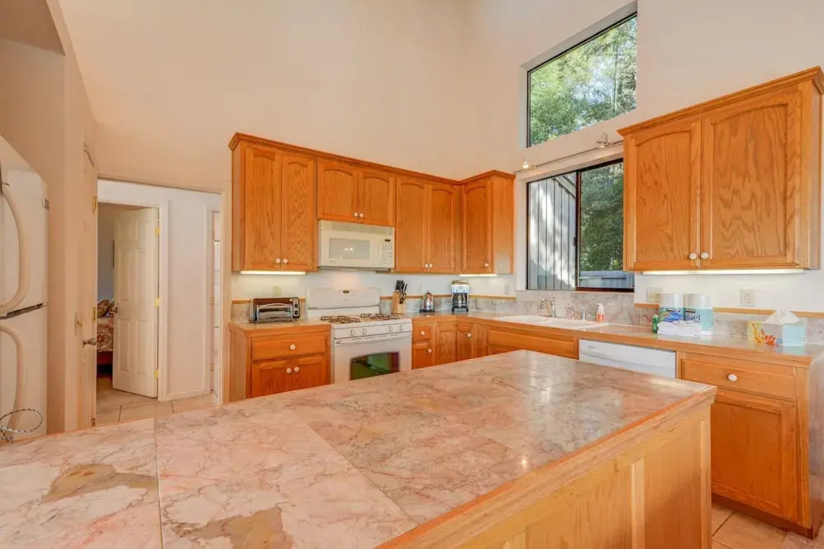 Pacific Splendor Private Hot Tub w/ Views!