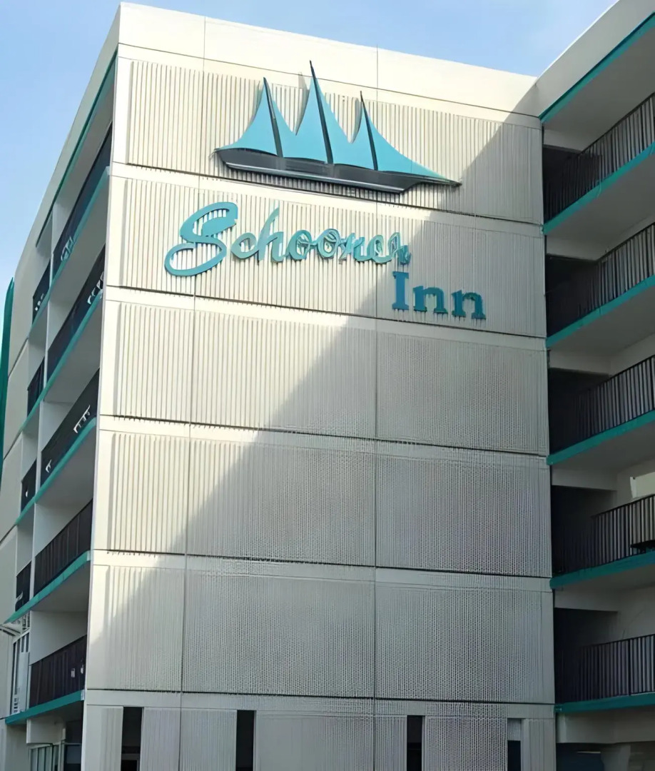 Schooner Inn