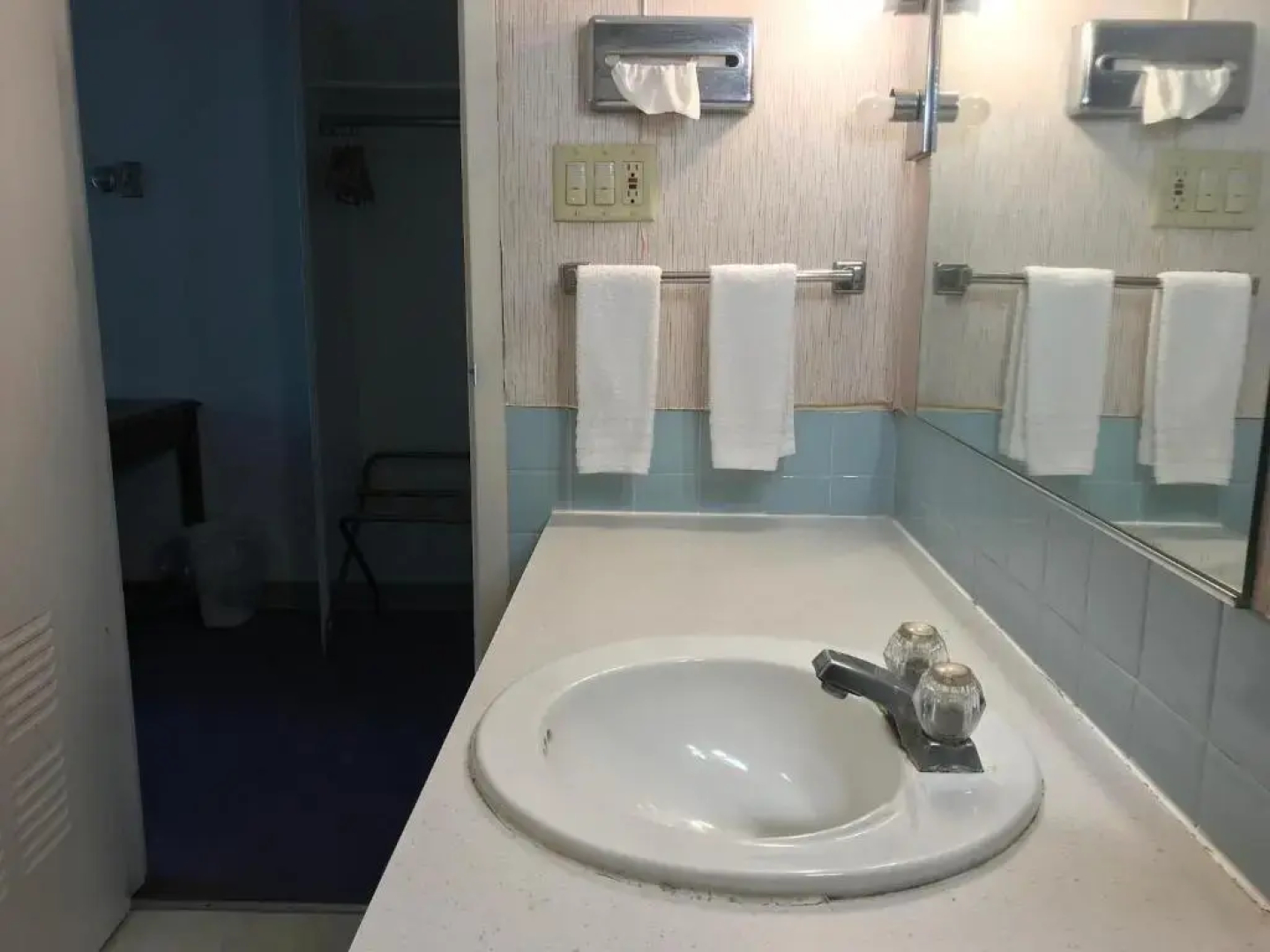 Allenwood Motel