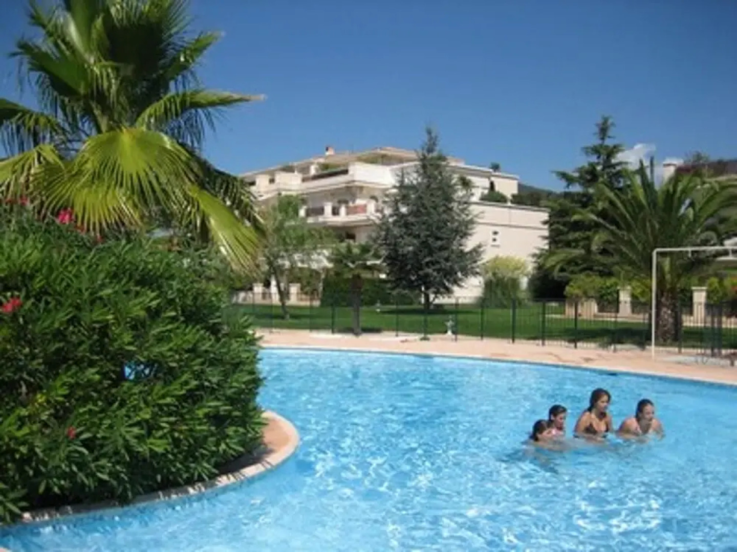 Apartment With one Bedroom in Carqueiranne, With Pool Access, Enclosed