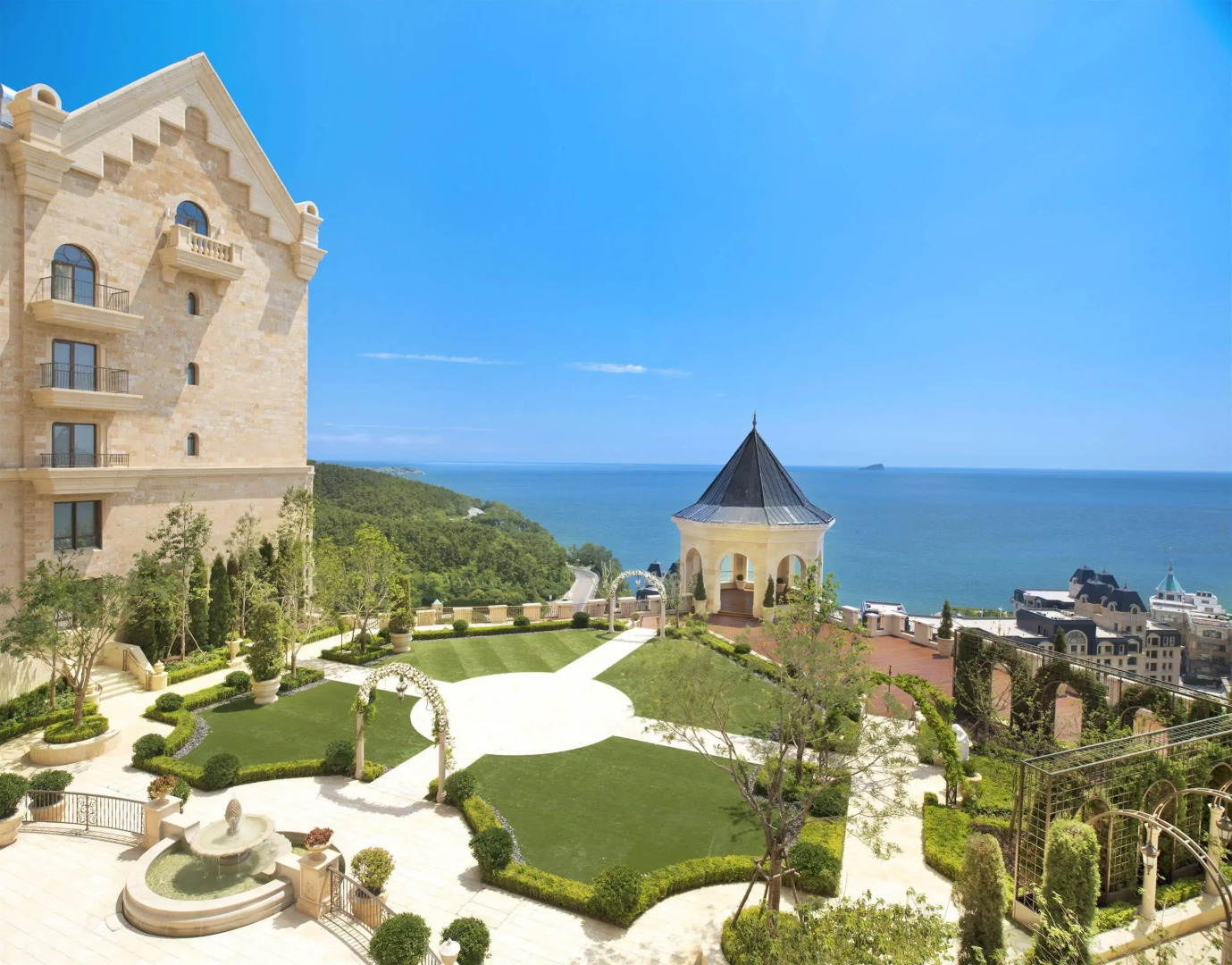 The Castle Hotel, a Luxury Collection Hotel, Dalian