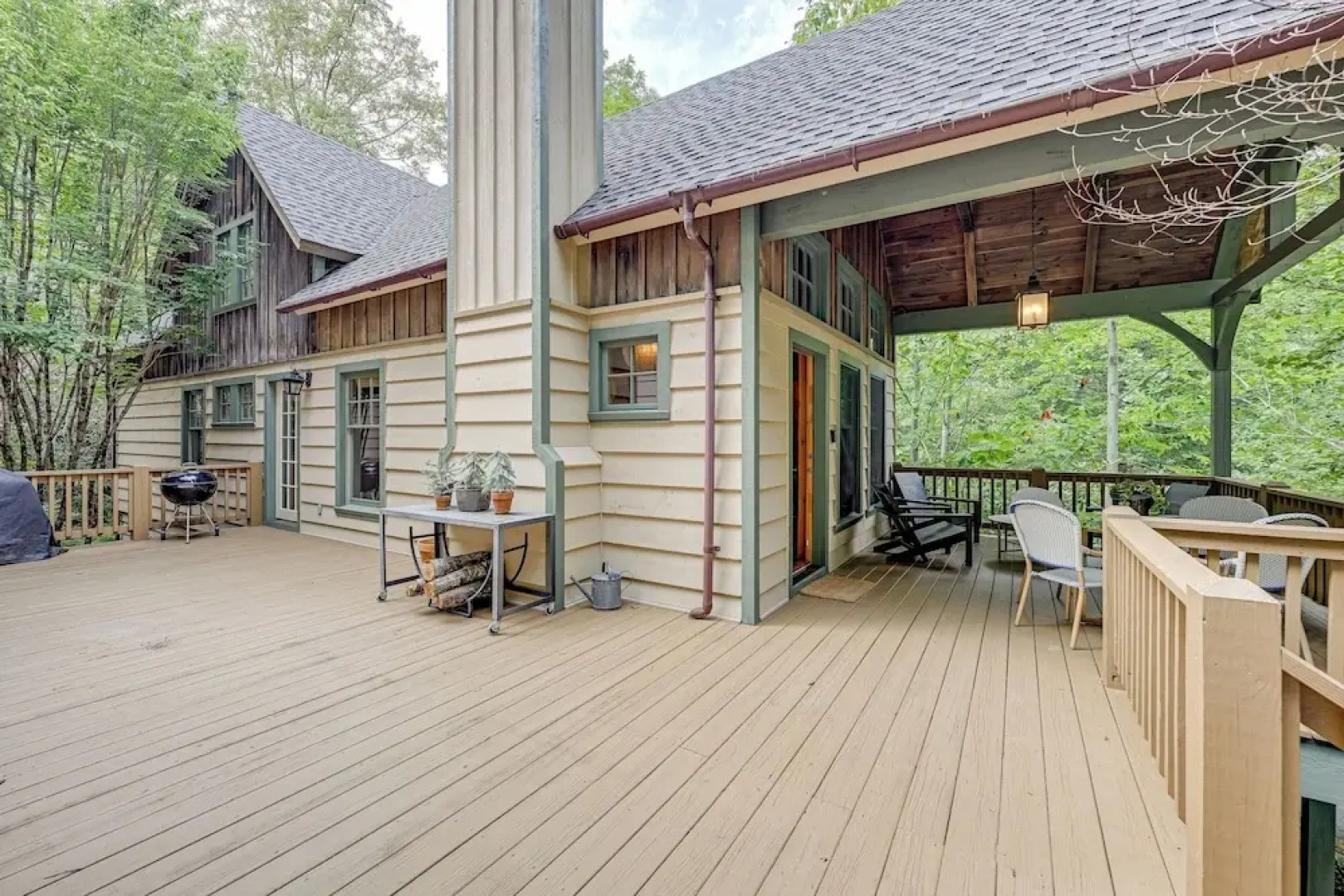 Peaceful Vacation Rental w/ Deck: 5 Mi to Cashiers