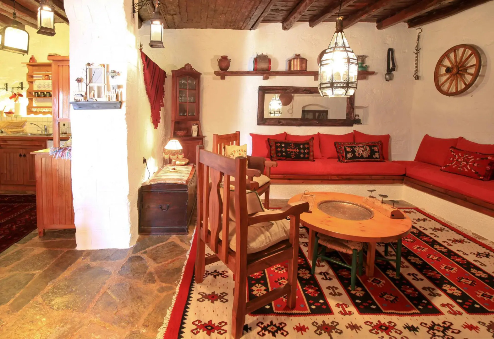 Dandy on the Hill in Parnassus Villa Pasifne up to Nine People