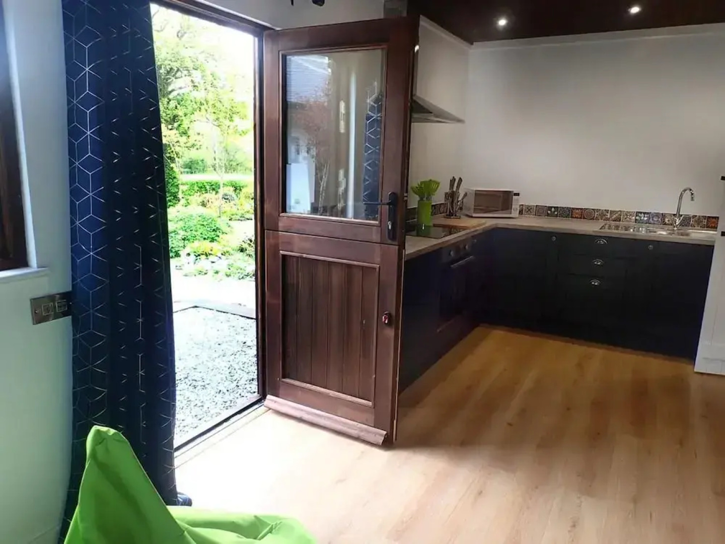 Tranquil Lodge Retreat in Penegoes