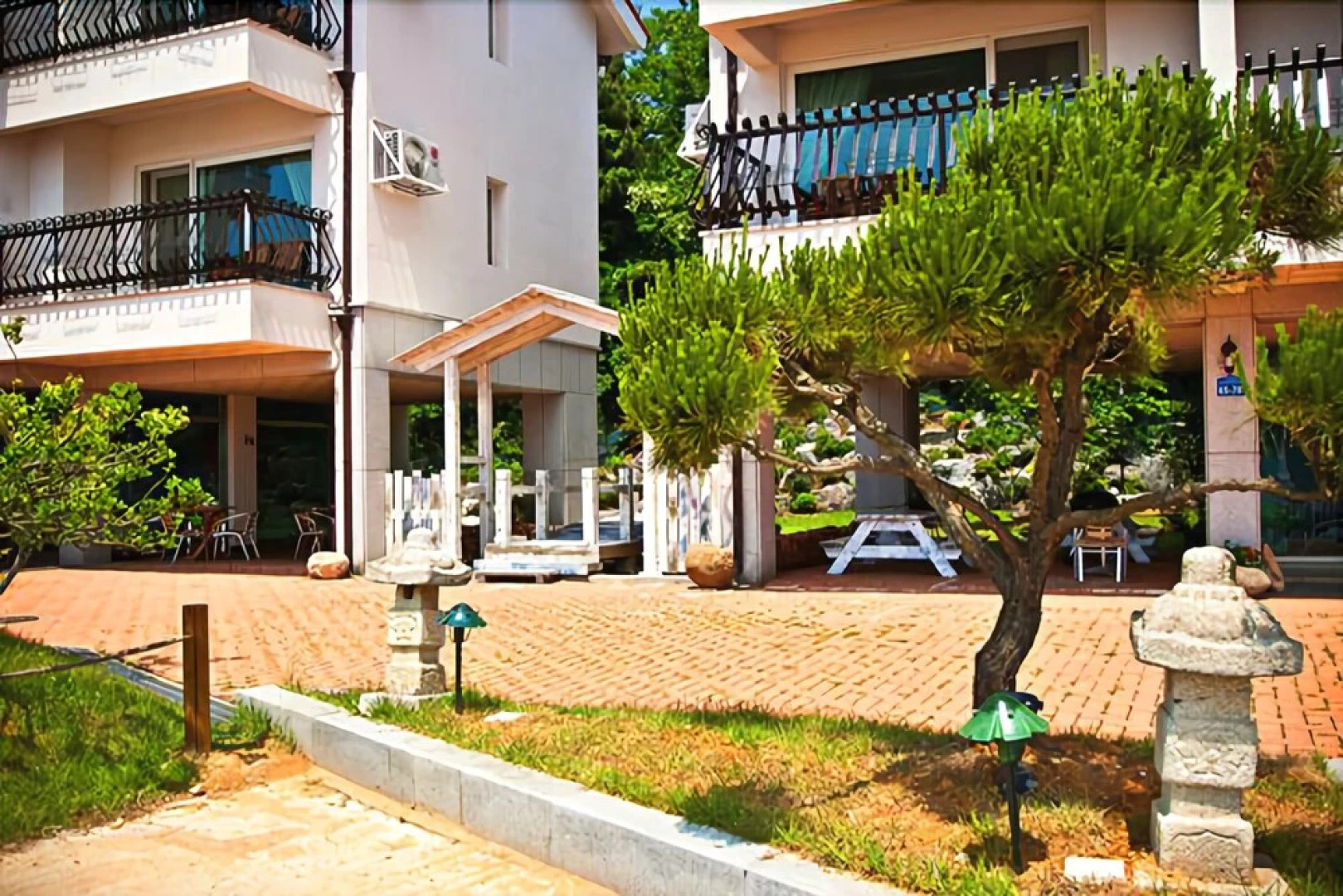 Taean (Anmyeondo) Before Sunset Pension