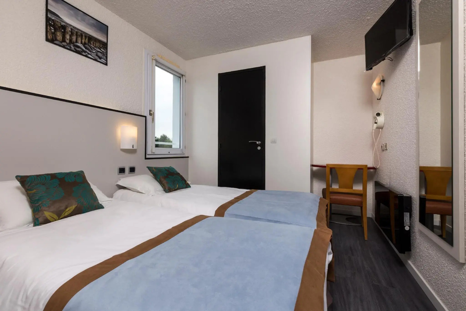 Initial by Balladins St Quentin/Gauchy