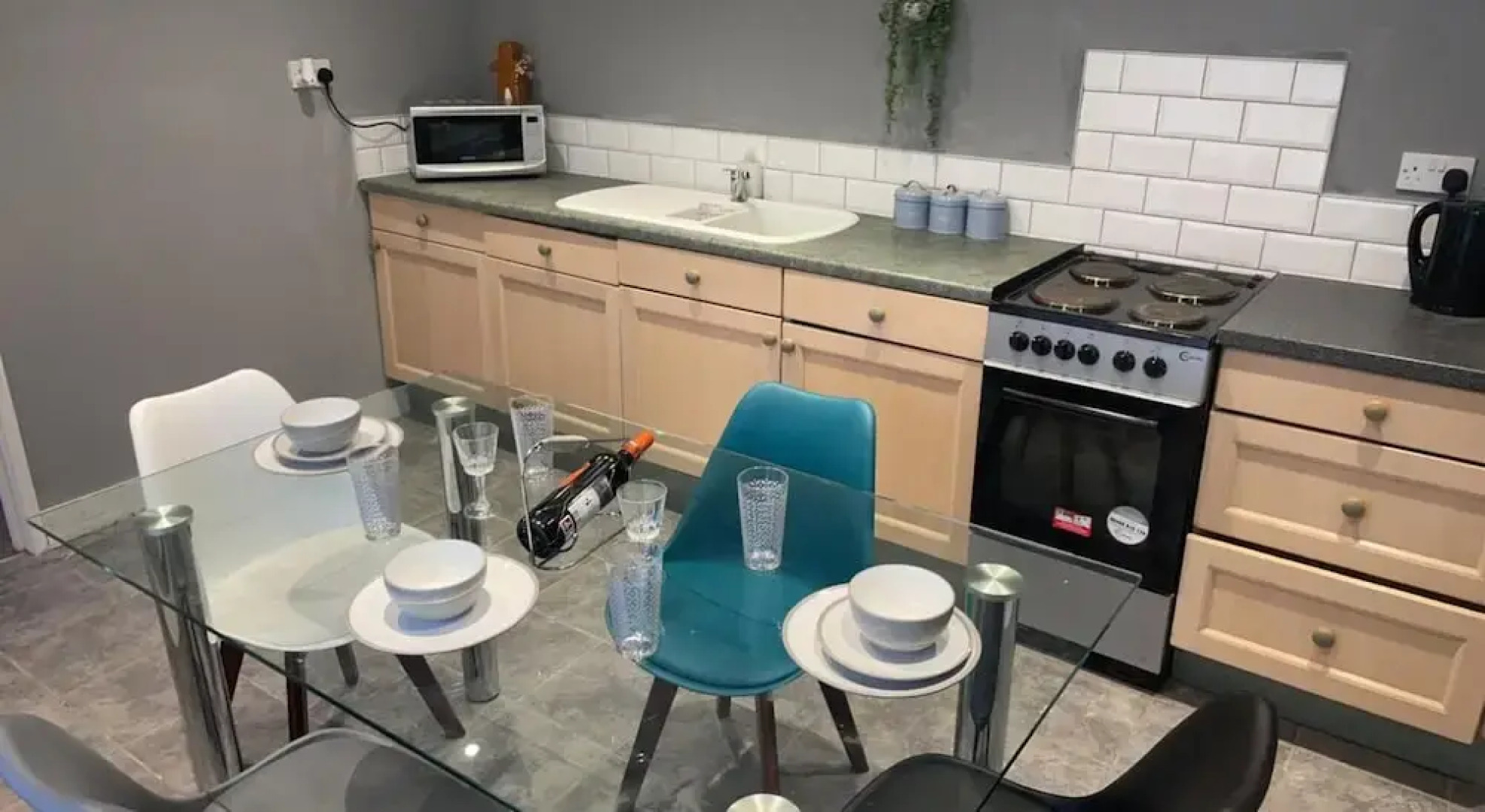 Impeccable 1-bed, Sleeps 2, Free Parking