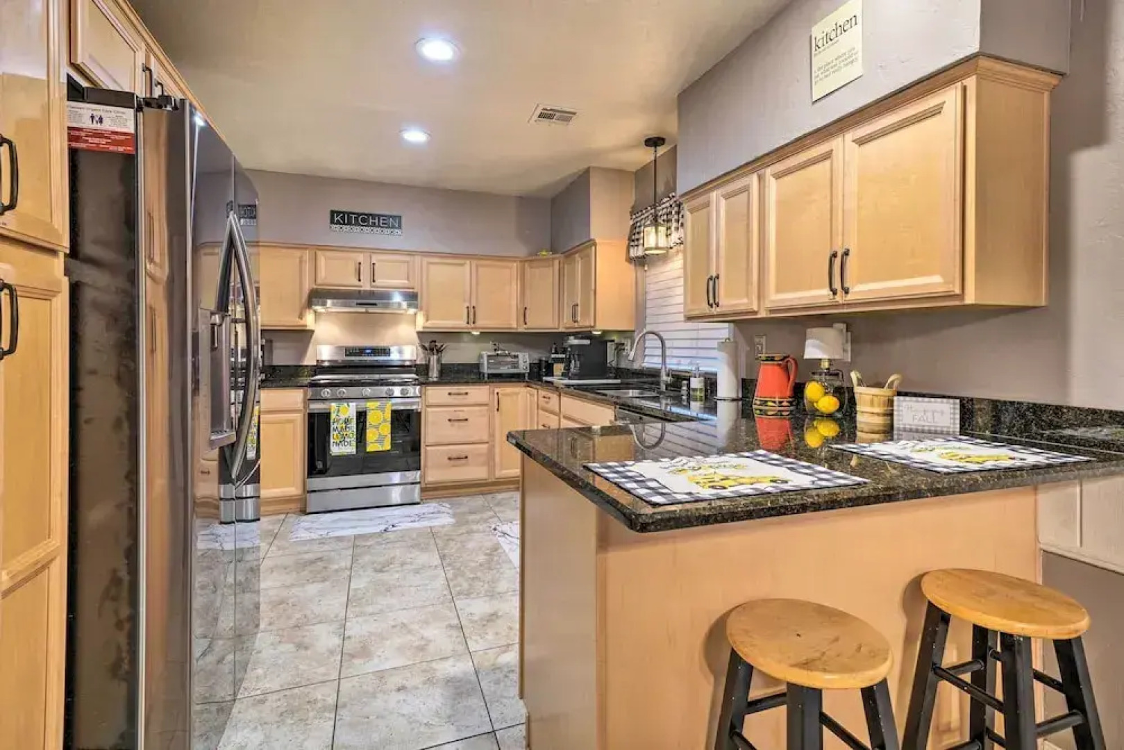 Home w/ Screened Porch ~ 10 Miles to Dtwn Okc!