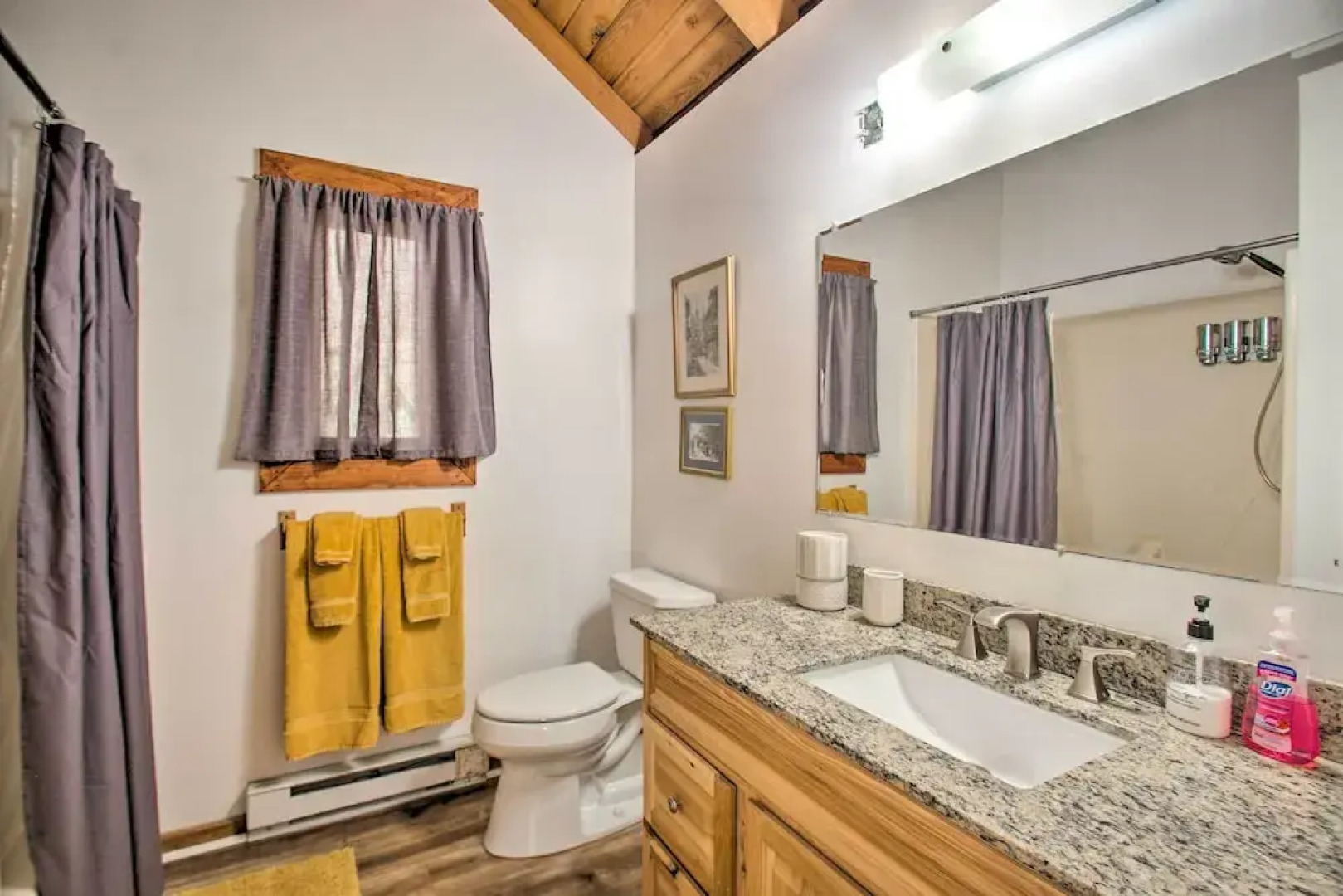 Wintergreen Home w/ Deck - Near Skiing & Hiking!