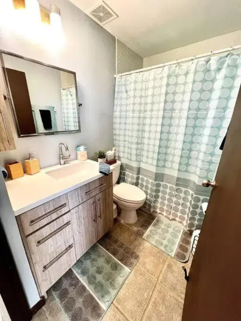 2-BR Modern Oceanfront Apt Steps from Playa Sucia