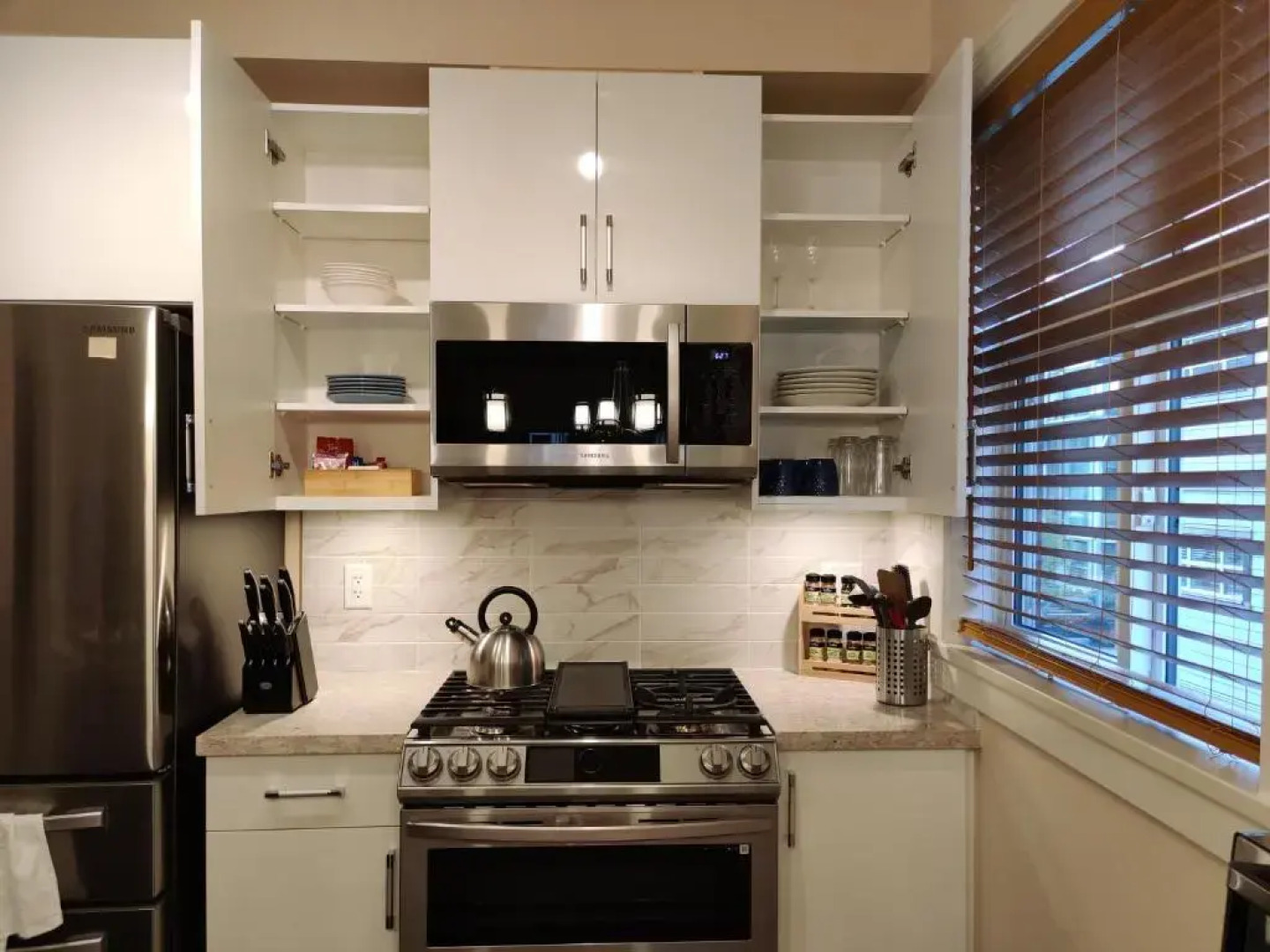 Modern & Comfy 2brdm Condo in Langley - Close to Highway 1