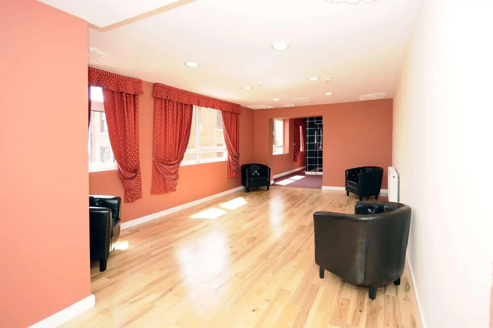 OYO Star Anglia Hotel