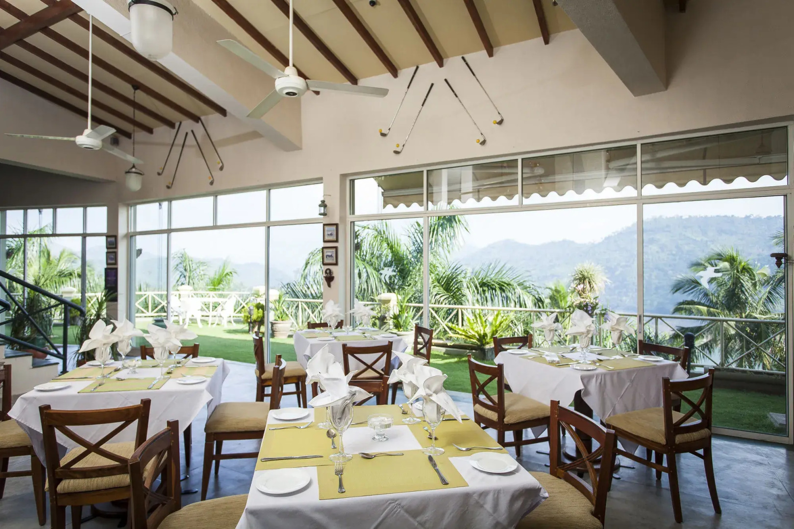 The Albatross, Kandy