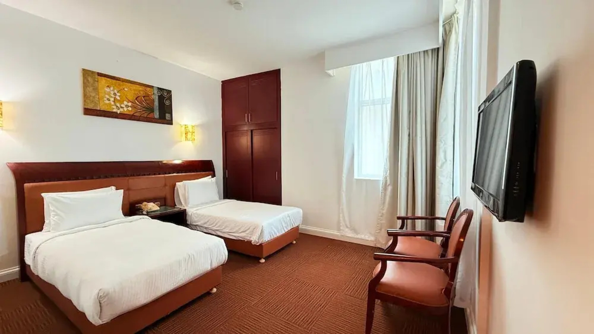 Royal Tulip Dancenter Suites Sharjah